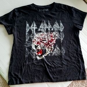Def Leppard black band t shirt XL cotton concert fan pre loved graphic